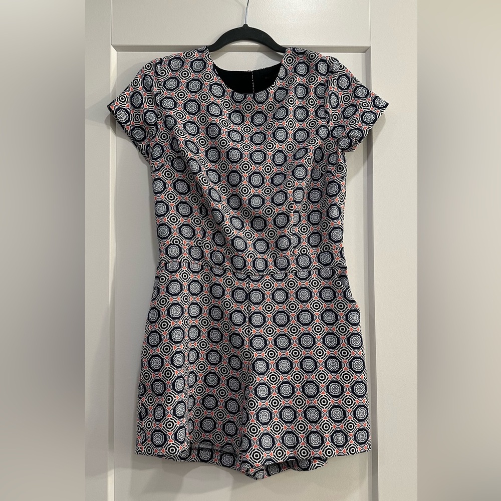 Geometric print short sleeve romper